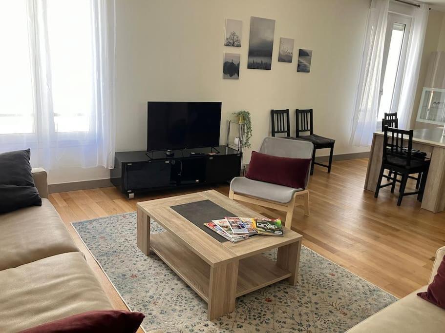 Appartement Spacieux En Centre Ville Vendome Ngoại thất bức ảnh